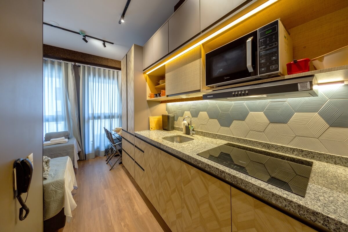 Cozinha completa com acessibilidade PNE